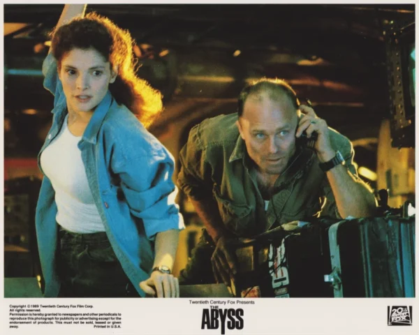 Mary Elizabeth Mastrantonio and Ed Harris