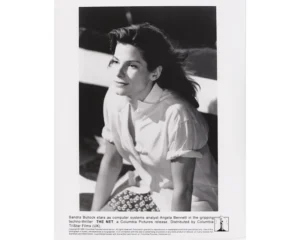 The Net (1995) Press Photo featuring Sandra Bullock as computer systems analyst Angela Bennett